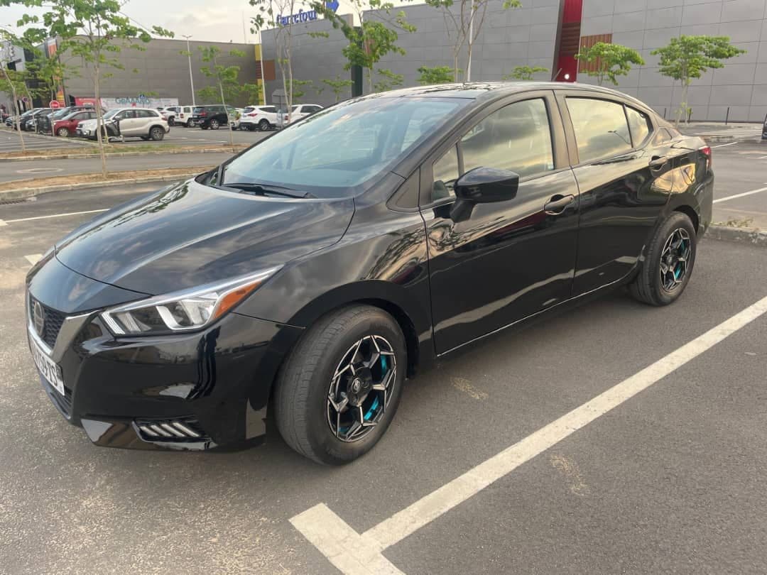 Nissan Versa 2022, Luminaria